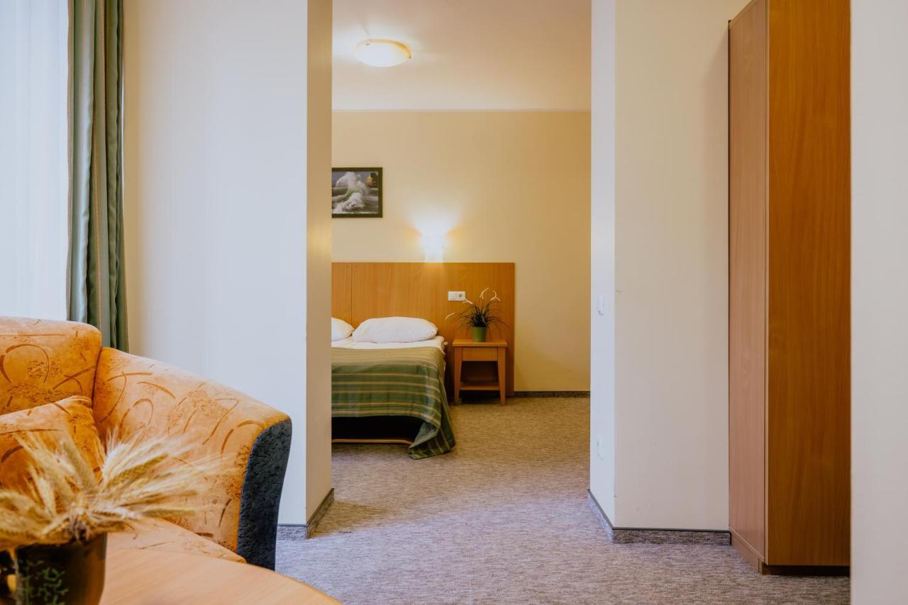 Hotel Vita Self Check In Druskininkai Ngoại thất bức ảnh